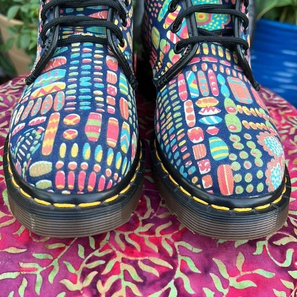 🏴󠁧󠁢󠁥󠁮󠁧󠁿 Dr. Martens MIE Vintage Multicolor Floral Boots UK 4 - Picture 8 of 17